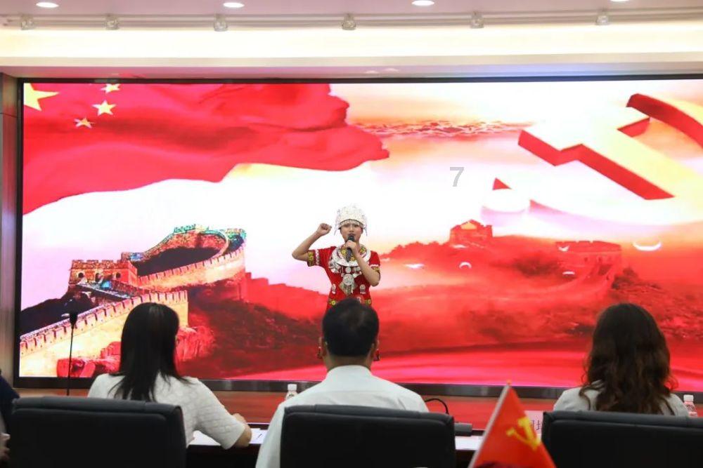 张家港农商银行入围江苏服务业百强企业榜单